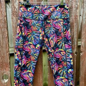 Constantly Varied Gear (CVG) Tropic Like It’s Hot Leggings (Capri) size M